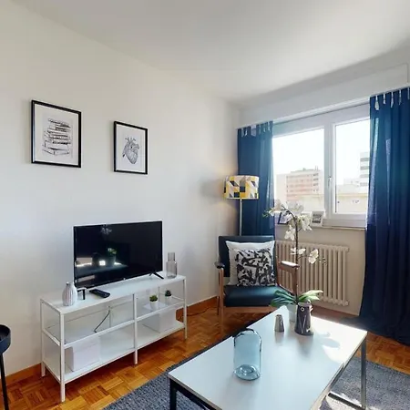 Modern Close To Ecal, Unil And Epfl #71 Appartement